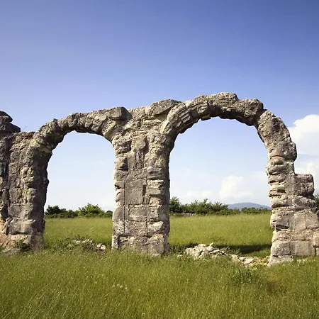 Near Krka Апартаменты